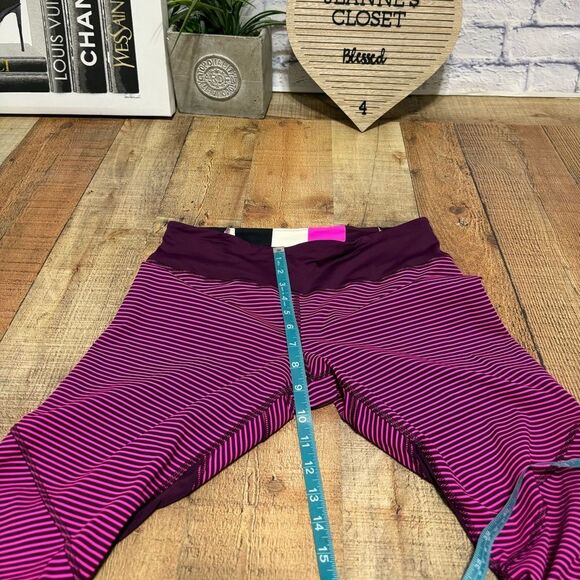 Lululemon Run: For Your Life Crop
Hyper Stripe Raspberry Glo Light / Plum 12 - Picture 10 of 16